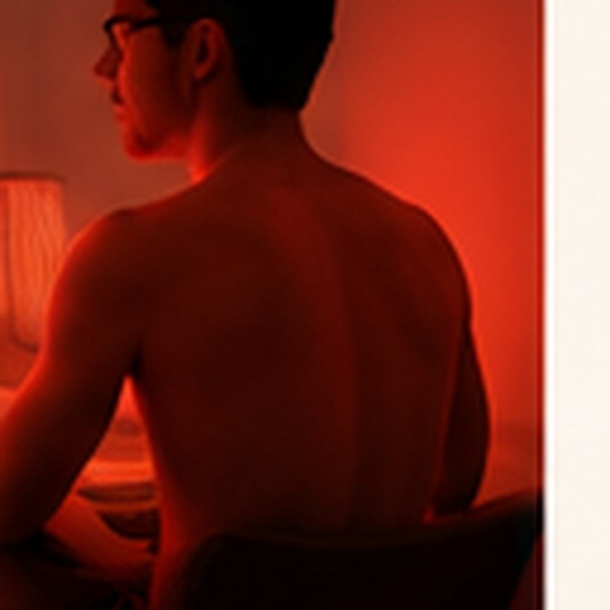 Rovia Red Light Panel 225 - lifestyle 3